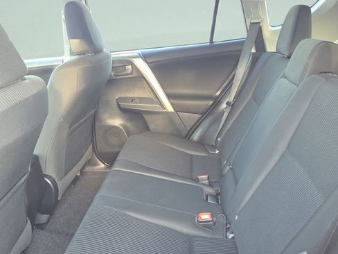 Used 2014 Toyota RAV4 LE AWD/4WD image 10