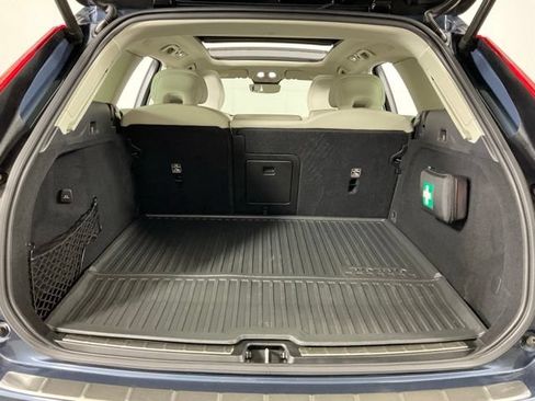 Certified 2024 Volvo XC60 T8 Plus w/ Protection Package Premier AWD/4WD image 35