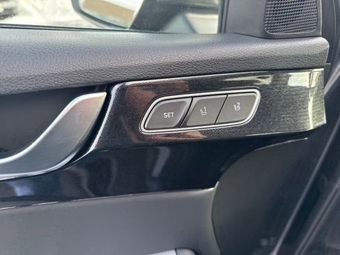 Used 2021 Hyundai Palisade Limited image 11