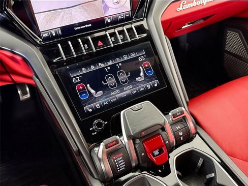 Used 2021 Lamborghini Urus image 20