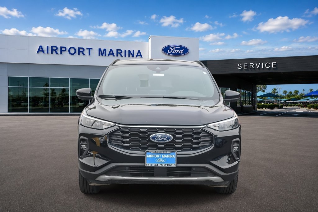 Certified 2025 Ford Escape ST-Line Select AWD/4WD image 3