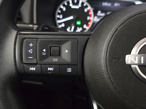 Used 2024 Nissan Rogue S AWD/4WD image 16