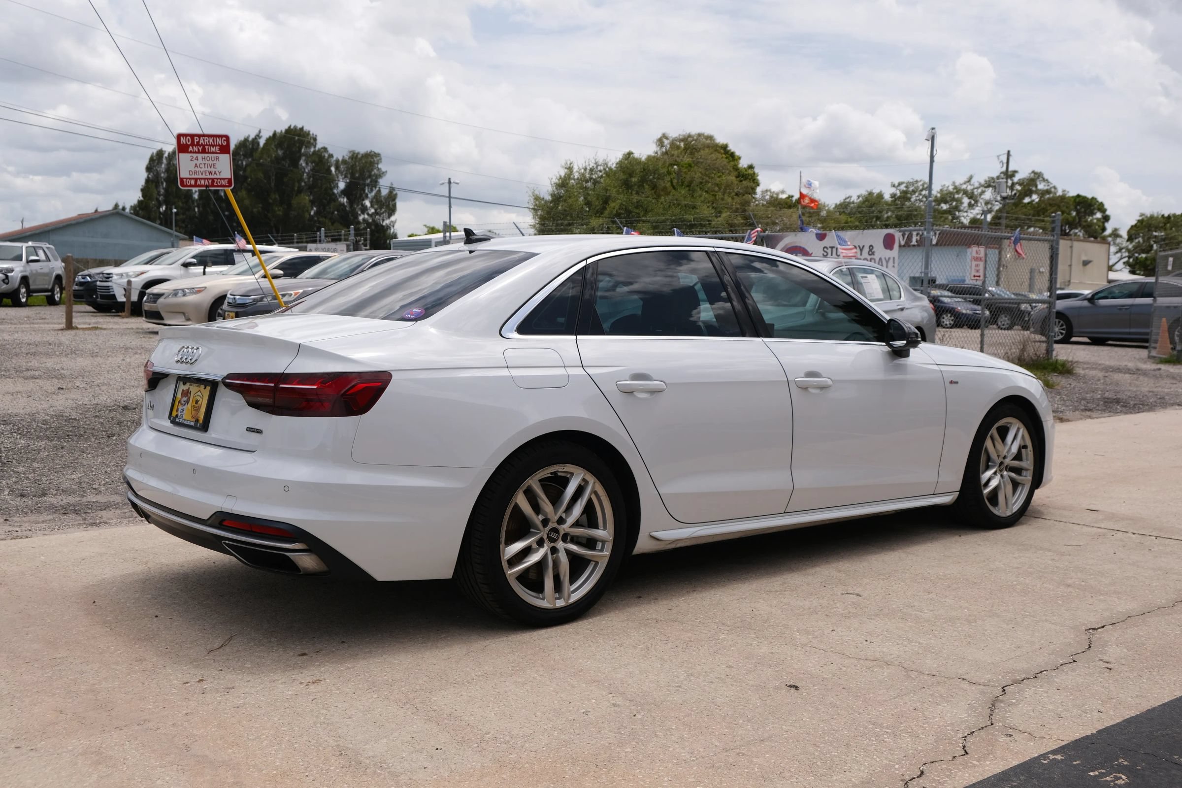 Used 2022 Audi A4 2.0T Premium Plus AWD/4WD image 5