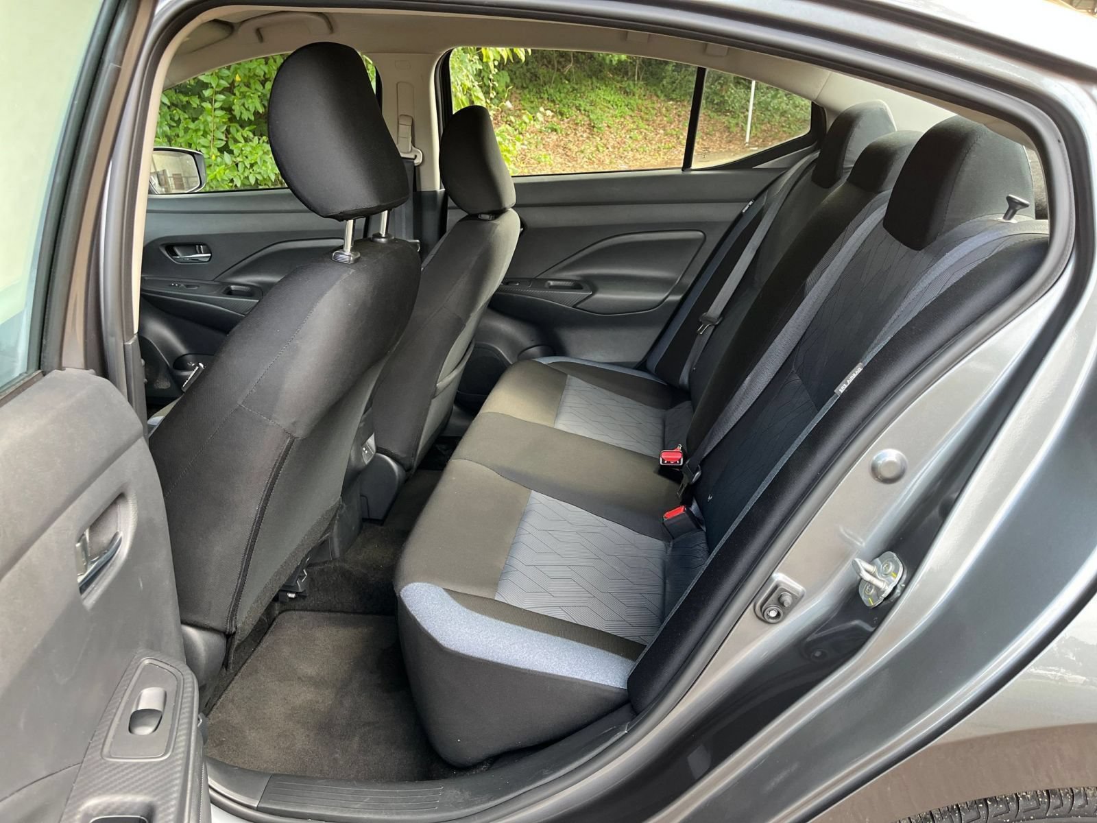 Used 2025 Nissan Versa SV FWD image 26
