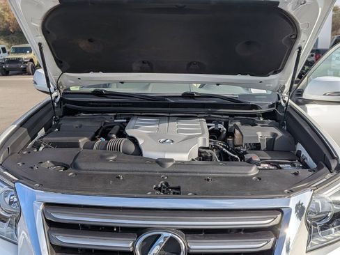 Used 2014 Lexus GX 460 image 30