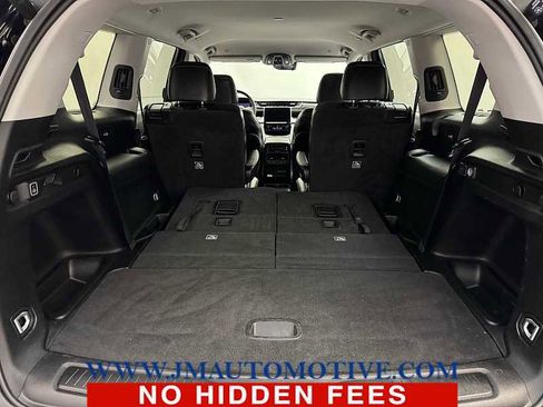 Used 2023 Jeep Grand Cherokee L Limited w/ Black Appearance Package image 18