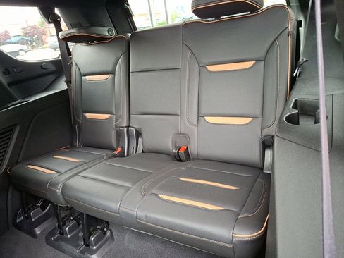 Used 2021 GMC Yukon AT4 w/ Rear Media and Nav Package AWD/4WD image 11