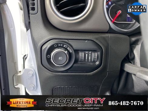 Used 2018 Jeep Wrangler Unlimited Rubicon image 14