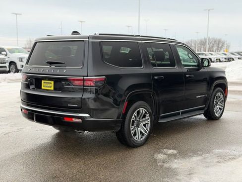 Used 2024 Jeep Wagoneer Series II w/ Flexible Seating Group AWD/4WD image 6