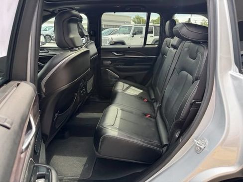 Used 2023 Jeep Grand Cherokee Overland w/ Advanced Protech Group III AWD/4WD image 12