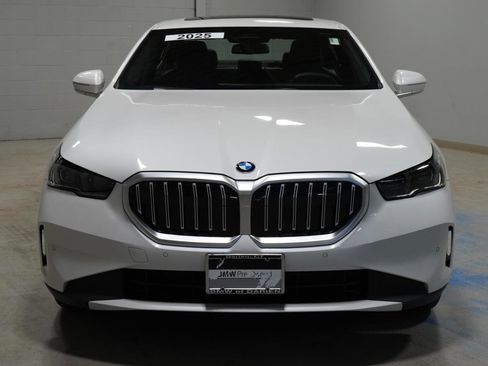 Used 2025 BMW 530i xDrive w/ Premium Package AWD/4WD image 16