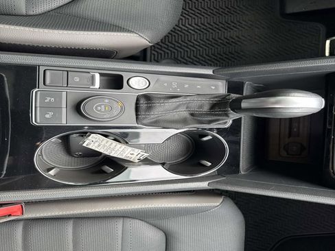 Used 2022 Volkswagen Atlas SEL Premium image 32