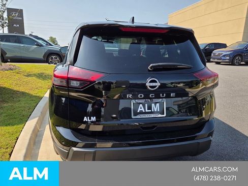 Used 2025 Nissan Rogue SV FWD image 11