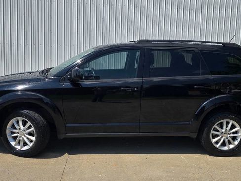 Used 2017 Dodge Journey SXT image 2