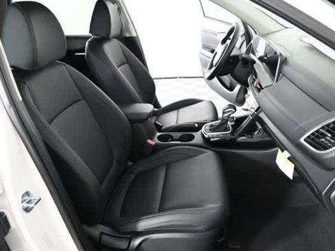 Used 2025 Kia Seltos EX image 12