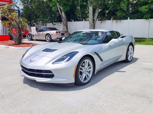 Used 2019 Chevrolet Corvette Stingray Coupe w/ Battery Protection Package RWD image 12