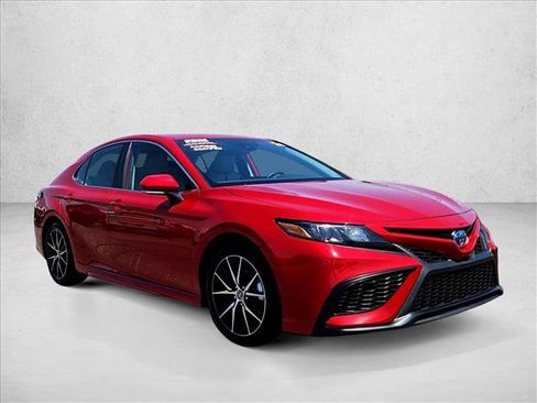 Used 2024 Toyota Camry SE FWD image 2