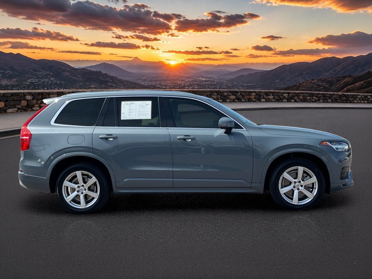 Used 2022 Volvo XC90 T5 Momentum AWD/4WD image 6