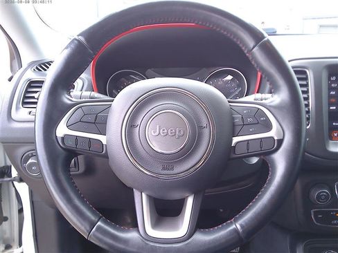 Used 2018 Jeep Compass Trailhawk w/ Leather Interior Group AWD/4WD image 11