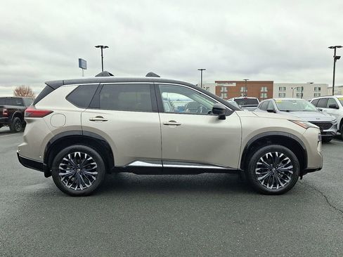 Used 2024 Nissan Rogue Platinum w/ Platinum Premium Package image 7