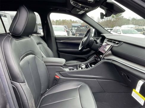 New 2025 Jeep Grand Cherokee L Limited image 16