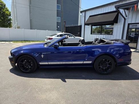 Used 2013 Ford Mustang Premium w/ Electronics Pkg RWD image 2