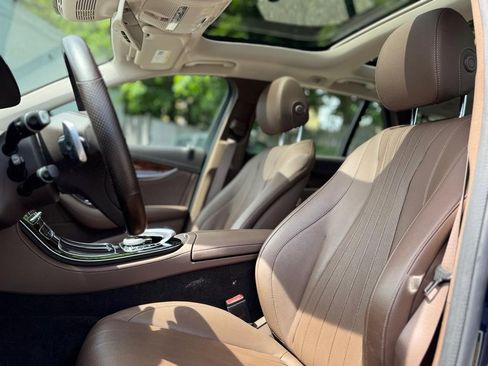 Used 2018 Mercedes-Benz E 400 4MATIC Wagon w/ Premium 2 Package (Q02) image 17