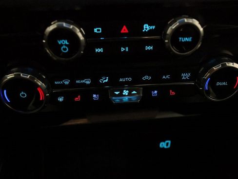 Used 2025 Ford F450 Platinum image 36