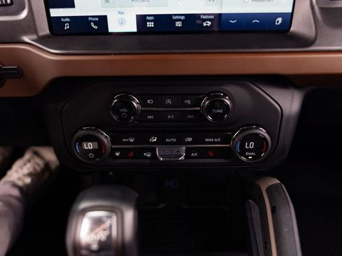 Used 2024 Ford Bronco Outer Banks AWD/4WD image 17