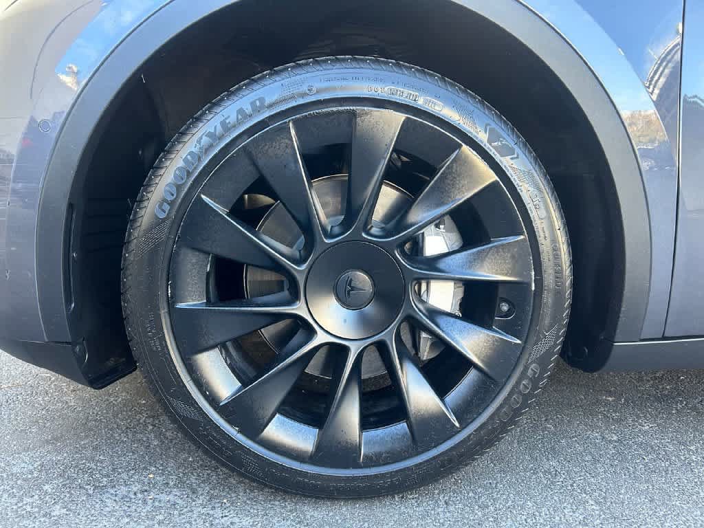 Used 2022 Tesla Model Y Long Range AWD/4WD image 8