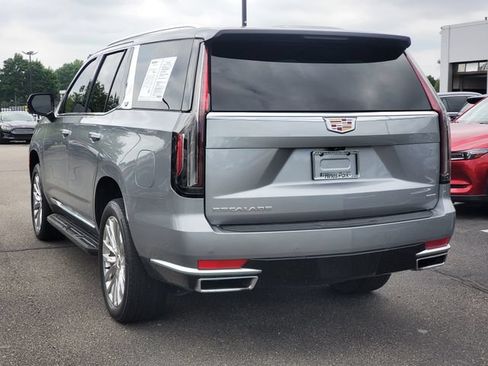 Used 2024 Cadillac Escalade Premium Luxury AWD/4WD image 3