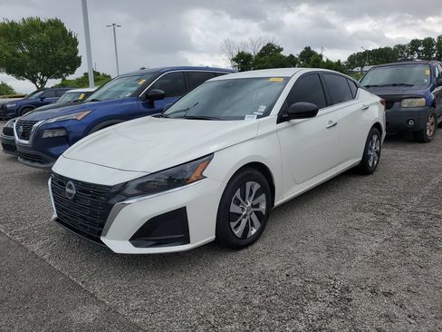 Certified 2025 Nissan Altima 2.5 S FWD image 2