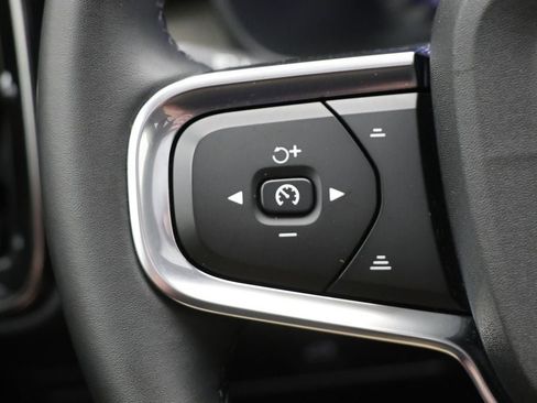 Used 2025 Volvo XC40 B5 Core AWD/4WD image 20