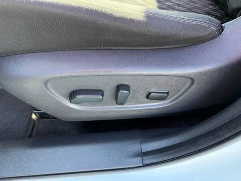 Used 2017 Nissan Rogue SV image 12