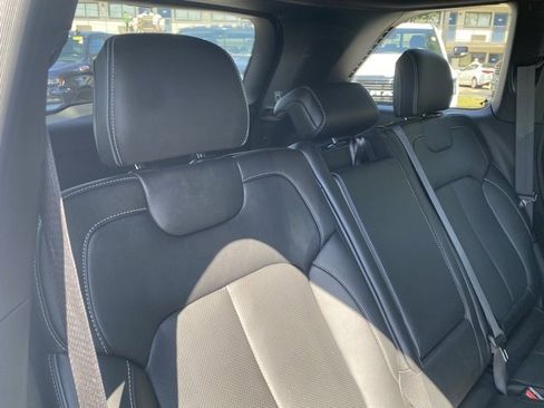 Used 2023 Jeep Grand Cherokee Overland w/ Advanced Protech Group III image 35