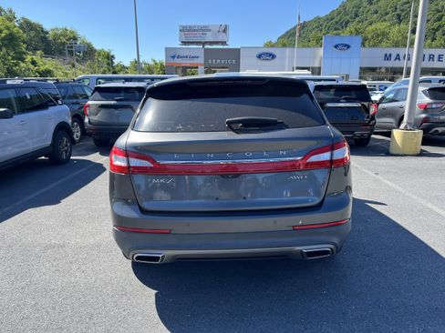 Used 2017 Lincoln MKX Reserve AWD/4WD image 5