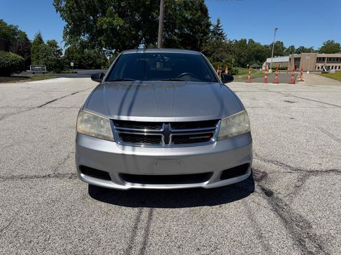 Used 2013 Dodge Avenger SE FWD image 2