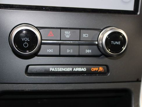 Used 2024 Ford Edge SE image 29