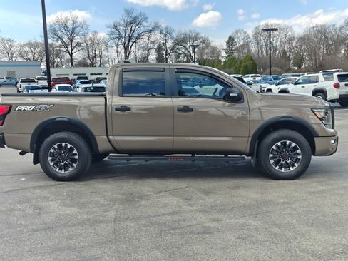 Used 2024 Nissan Titan PRO-4X w/ Pro-4x Convenience Package AWD/4WD image 6