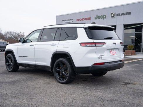 Certified 2023 Jeep Grand Cherokee L Laredo image 3