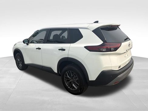 Used 2022 Nissan Rogue S FWD image 3