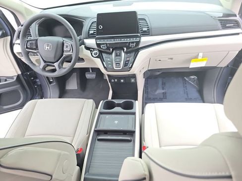 New 2026 Honda Odyssey Touring image 9
