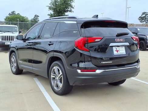 Used 2021 GMC Terrain SLT FWD image 2