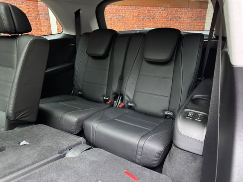New 2026 Mercedes-Benz GLS 450 4MATIC image 4