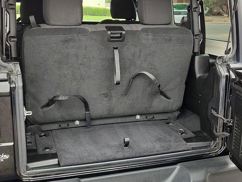 Used 2021 Jeep Wrangler Sport AWD/4WD image 9
