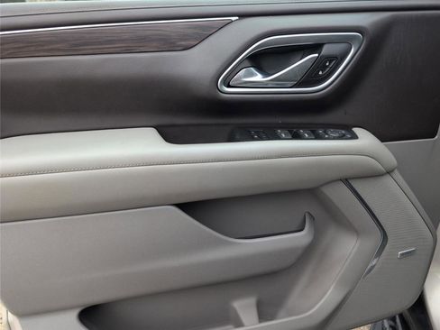 Used 2021 Chevrolet Tahoe LT w/ LT Signature Package image 11