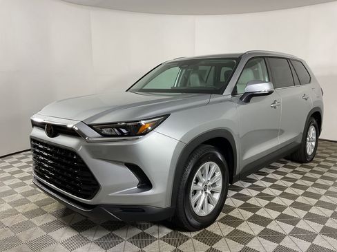 New 2026 Toyota Grand Highlander XLE image 3