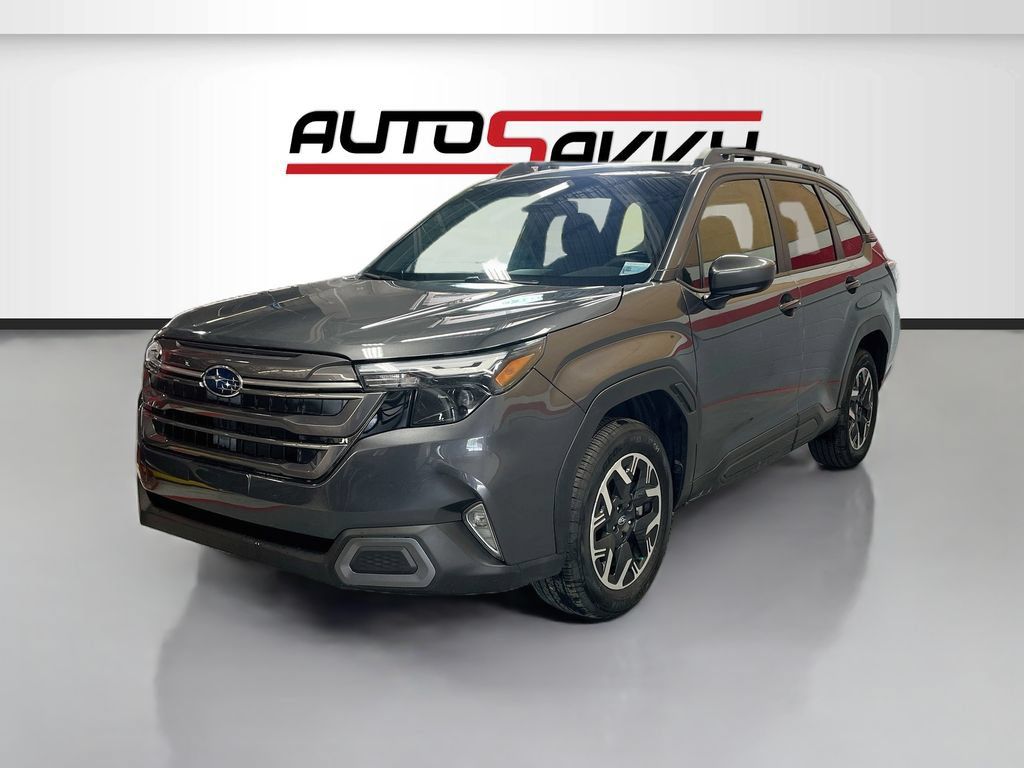 Used 2025 Subaru Forester Premium AWD/4WD image 3
