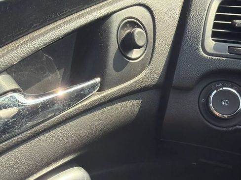 Used 2011 Buick Regal CXL FWD image 10