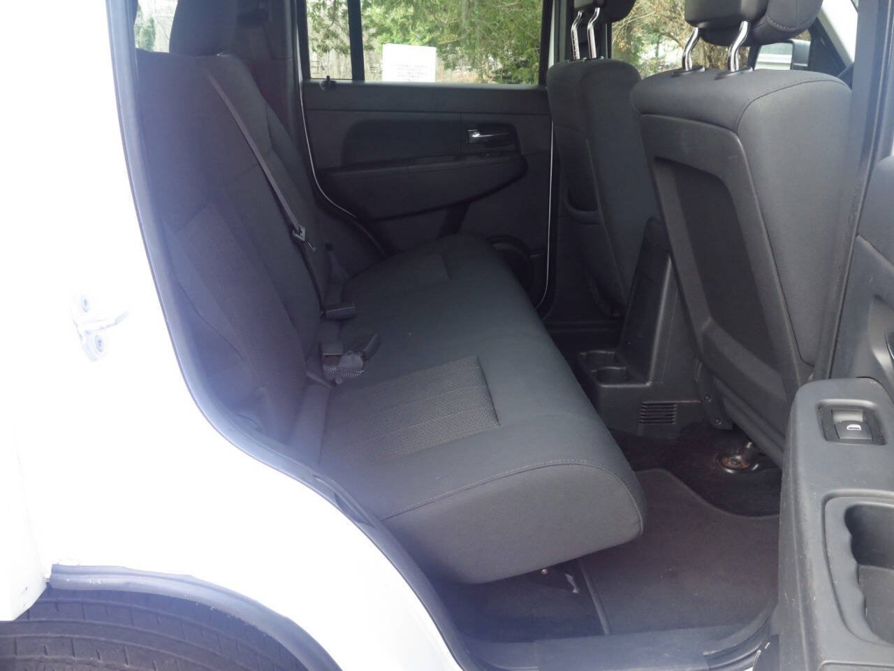 Used 2011 Jeep Liberty Sport AWD/4WD image 12